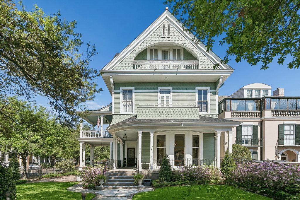 2727 St. Charles Ave 01