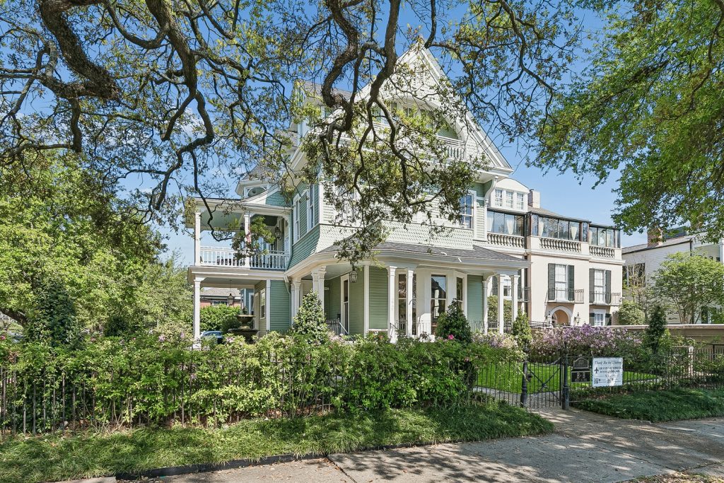 2727 St. Charles Ave 05