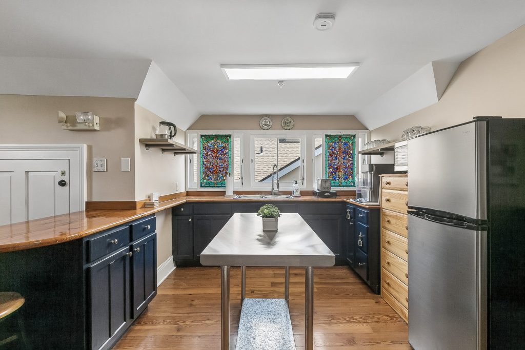 2727 St. Charles Ave 33