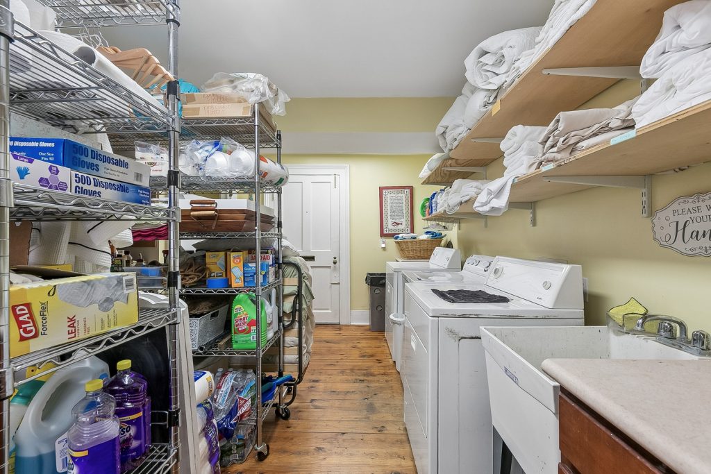 2727 St. Charles Ave 66