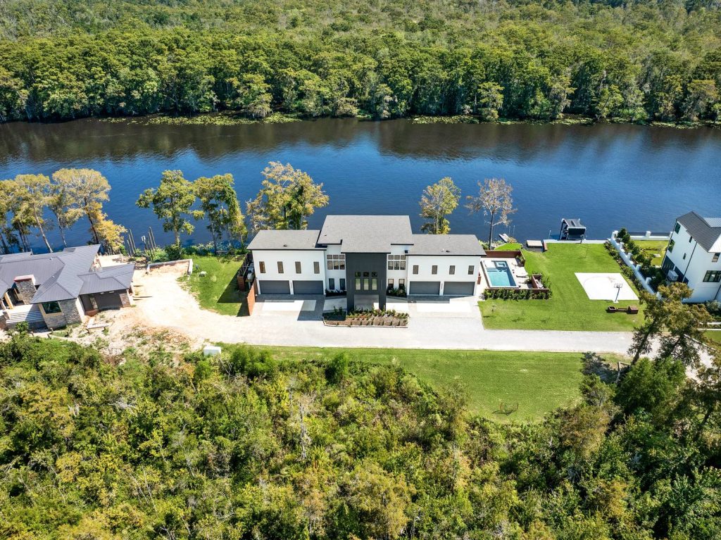 984 Marina Blvd exterior