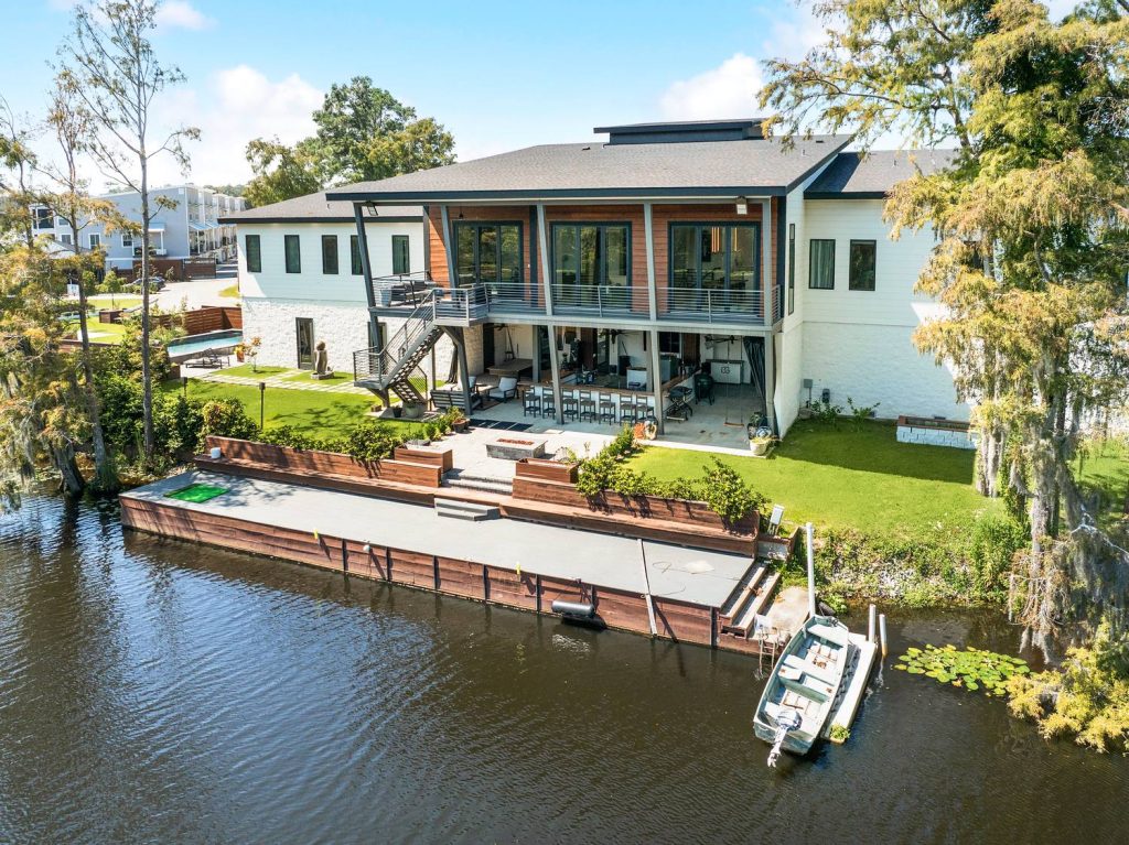 984 Marina Blvd exterior
