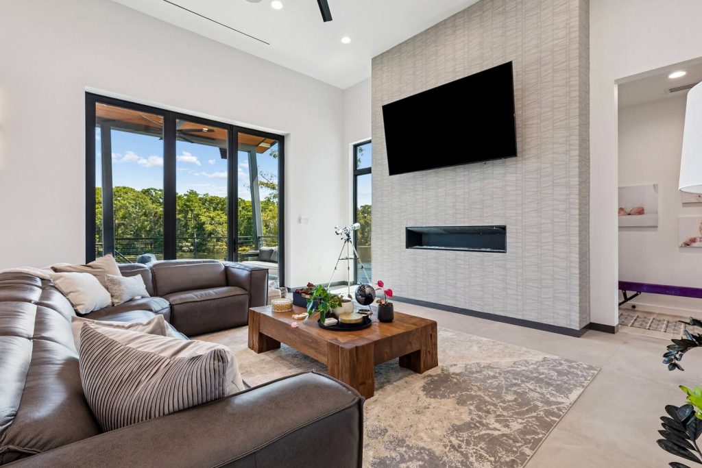 984 Marina Blvd interior