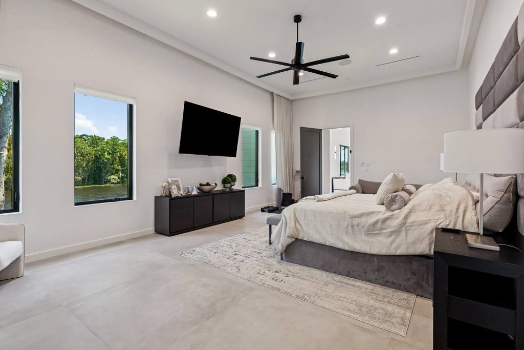 984 Marina Blvd interior