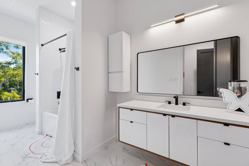 984 Marina Blvd interior