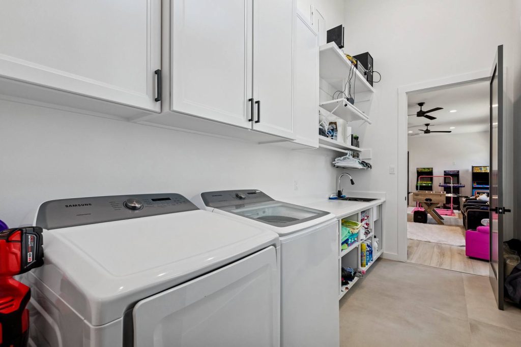 984 Marina Blvd interior